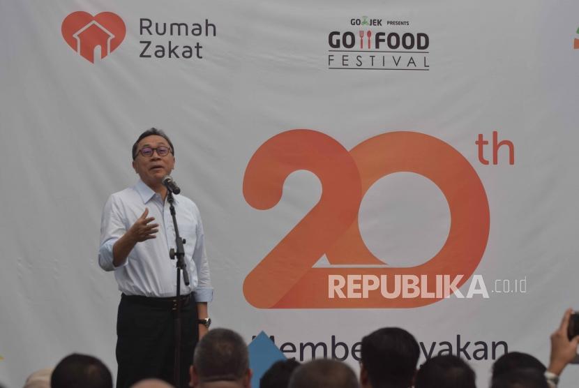 Ketua MPR RI, Zulkfili Hasan memberikan sambutan saat  peringatan milad Rumah Zakat ke  20 di  Jakarta, Kamis (26/7).