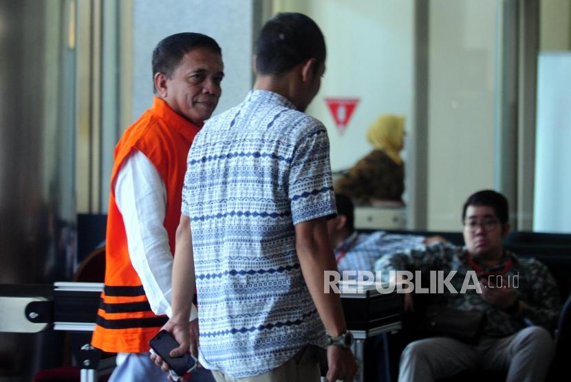 Gubernur Aceh Irwandi Yusuf saat akan menjalani pemeriksaan di Gedung KPK, Jakarta (Ilustrasi)