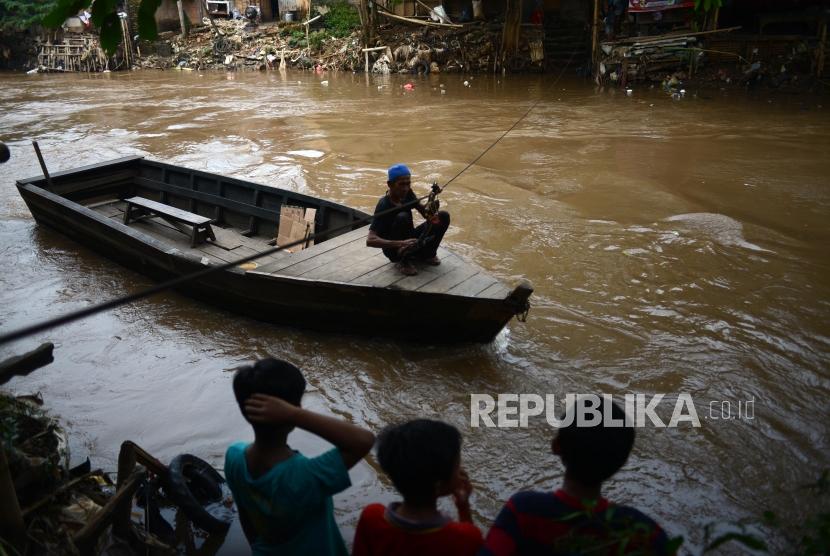 Pembebasan Lahan Jadi Kendala Normalisasi Sungai Ciliwung Republika