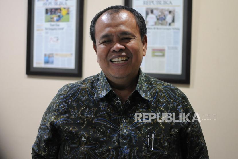 Kunjungan BRI.  Direktur Utama BRI Syariah Mochammad Hadi Santoso saat melakukan kunjungan di Kantor Harian Republika, Jakarta Selatan, Selasa (12/12).