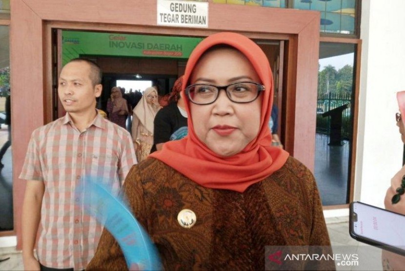  Kepala Badan Perencanaan Pembangunan Daerah (Bappeda) Kabupaten Bogor, Syarifah Sofiah