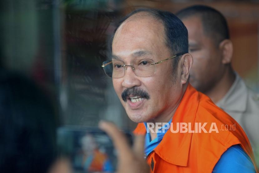 Lawyer Fredrich Yunadi, suspect of obstruction of justice case, arrives at KPK office, Jakarta, on Tuesday (January 16).