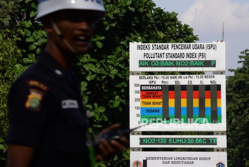 Kualitas Udara Jakarta (ilustrasi). Wahana Lingkungan Hidup Indonesia (Walhi) mengingatkan dampak buruk penggunaan bahan bakar minyak (BBM) beroktan atau RON rendah.