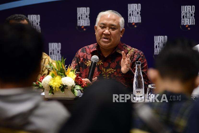 Utusan Khusus Presiden Untuk Dialog dan Kerjasama Antar Agama dan Peradaban Din Syamsuddin memberikan paparan saat jumpa pers The 7th World Peace Forum di Jakarta, Senin (13/8).