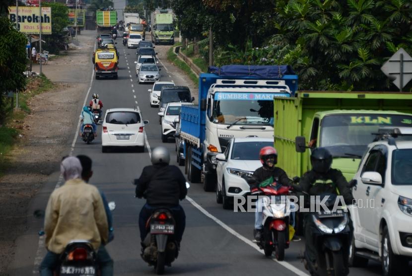 Libur Idul Adha, Jalan Utama di Garut Menuju Bandung Macet (ilustrasi)
