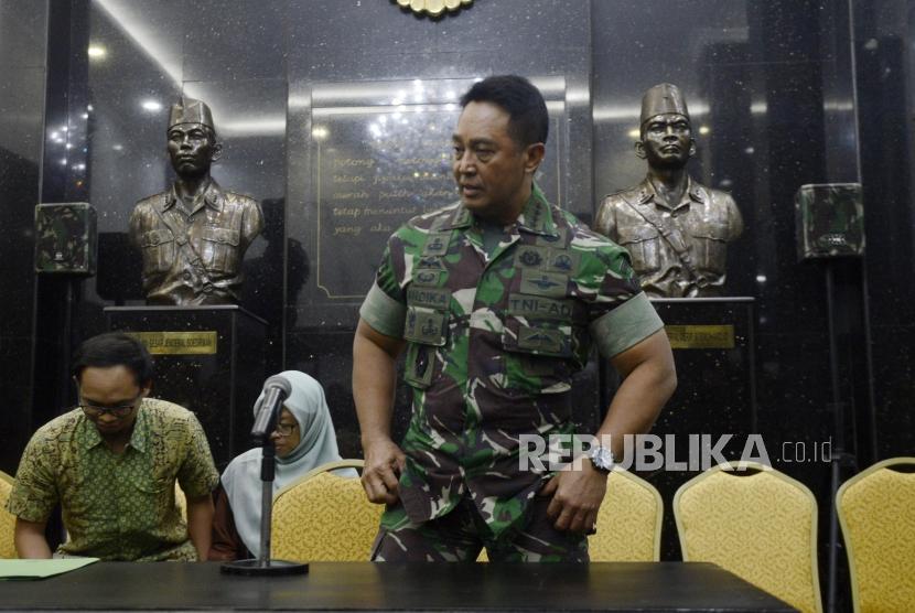 Kepala Staf Angkatan Darat (KSAD) Jenderal Andika Perkasa diusulkan menjadi Panglima TNI.