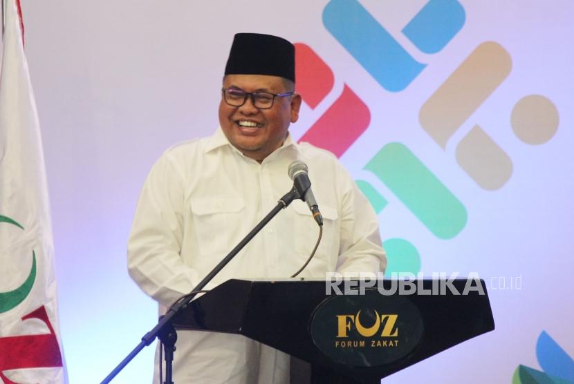 Sambutan Deputi BAZNAS, M Arifin Purwakananta pada acara Indonesia Zakat Summit yang digelar Forum Zakat (FOZ), di Hotel Horison, Kota Bandung, Kamis (20/12).