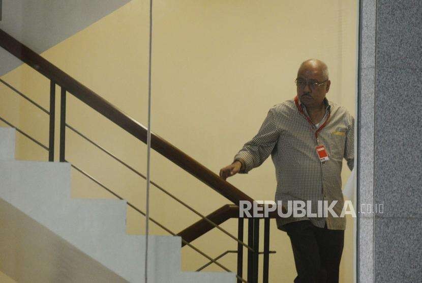 Chairman of Golkar Party faction at House of Representatives (DPR) Melchias Marcus Mekeng meets the summon of Corruption Eradication Commission, Jakarta, Wednesday (Sept 19).