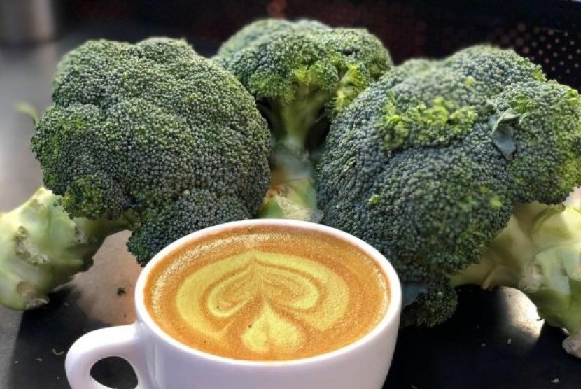 Kopi dengan campuran bubuk brokoli, ilustrasi