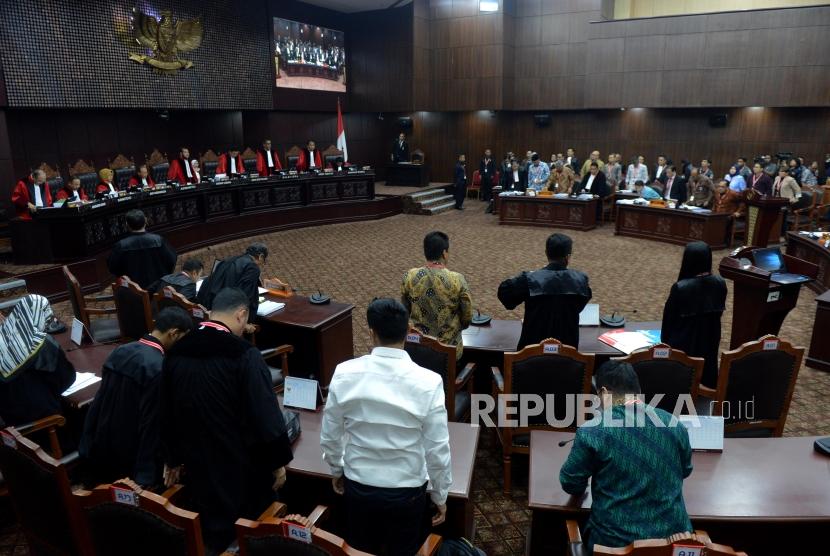 Suasana sidang lanjutan Perselisihan Hasil Pemilihan Umum (PHPU) Pemilihan Presiden (Pilpres) 2019 di Gedung Mahkamah Konstitusi, Jakarta, Selasa (18/6).