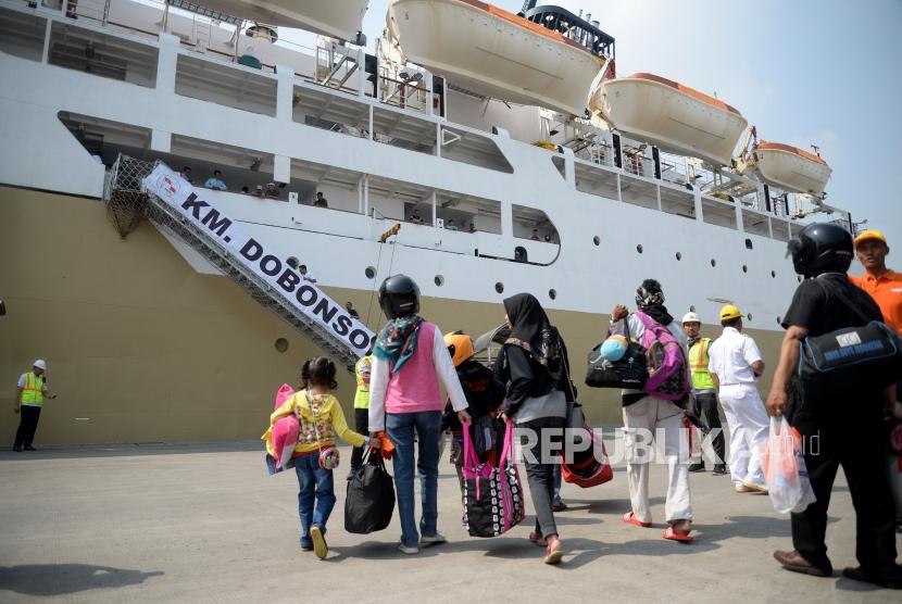 1 200 Penumpang Kapal Padati Pelabuhan Biak Republika Online