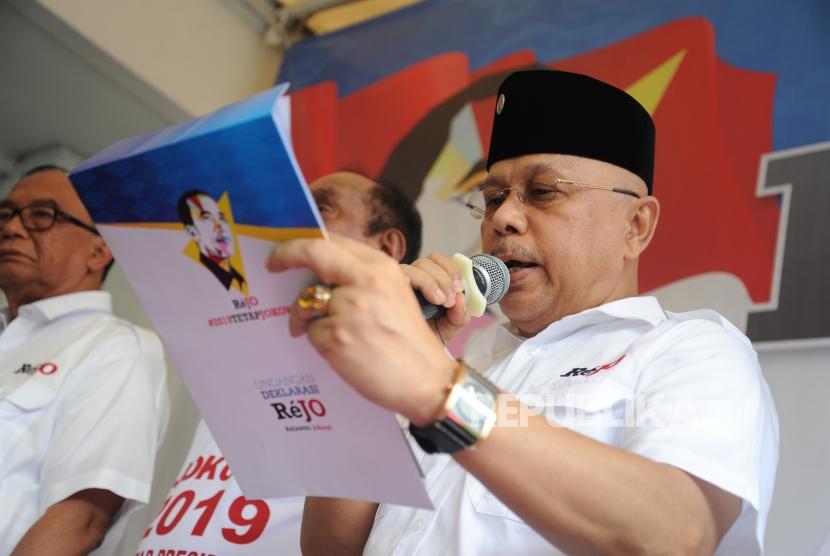 Kader Partai Demokrat Darmizal menyebut pemecatan akan membuat KLB semakin yakin dilakukan. Foto Darmizal saat menjadi Ketua umum Relawan Jokowi, dan membacakan surat deklarasi dukungan kepada jokowi. -foto ilustrasi-