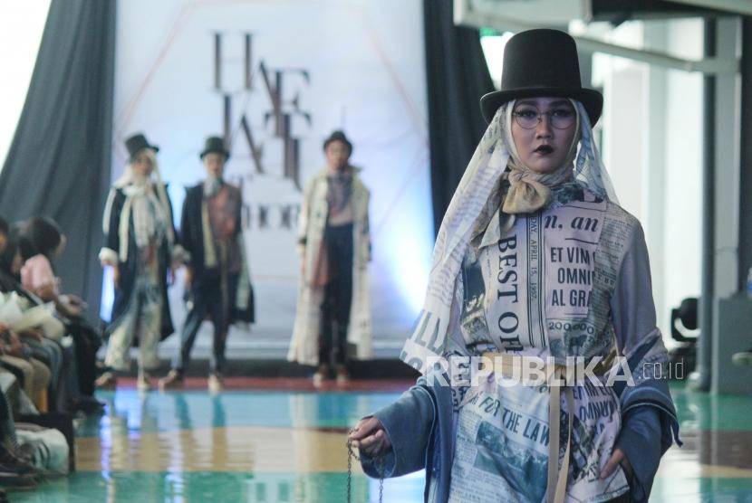 Era 'normal baru' tak ada lagi pengalaman coba baju hingga fashon show tatap muka (Foto: ilustrasi fashion show)