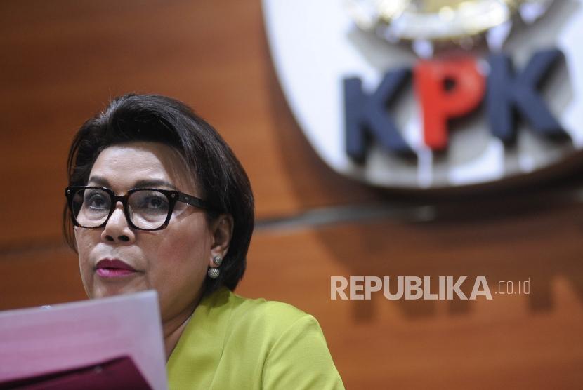 Wakil Ketua KPK  Basaria Panjaitan  memberikan keterangan kepada media terkait OTT yang di lakukan KPK,  Jakarta, Kamis (1/3).