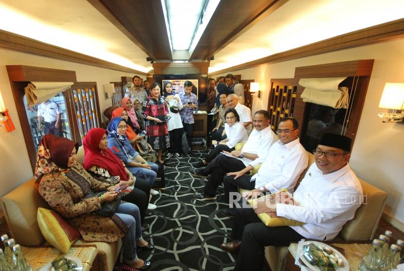 PT Kereta Api Pariwisata meluncurkan layanan Kereta Wisata Kelas Priority yang digandengkan pada KA Fajar Utama Yogyakarta (YK),KA Senja Utama Yogyakarta (YK).