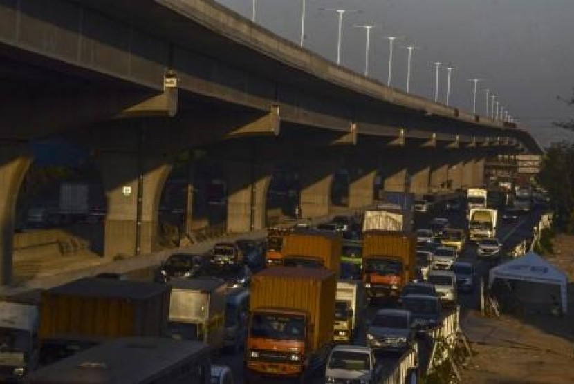 Proyek jalan tol Jakarta–Cikampek II (Elevated) tak lama lagi akan segera rampung.