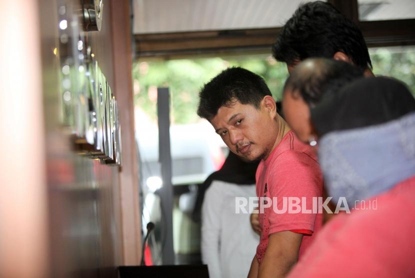 A number of suspects were shown during the press release of perpetrators who spread fake news and hatred at National Police Cyber Crime Unit, Jakarta, on Wednesday (Feb 28). 