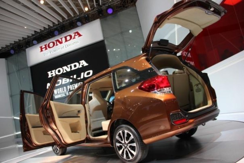 Video: Debut Dunia Honda Mobilio di IIMS 2013