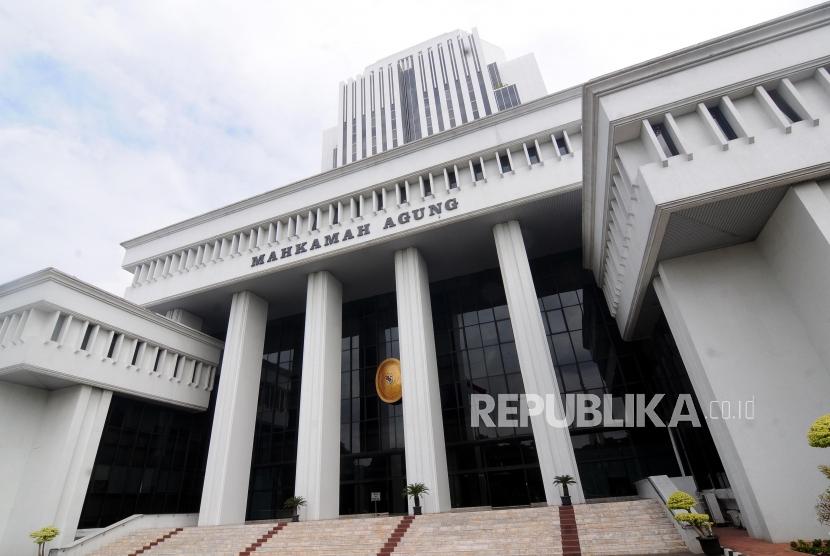 Gedung Mahkamah Agung (MA) di Jalan Medan Merdeka Utara, Gambir, Jakarta Pusat, Jumat (12/1).