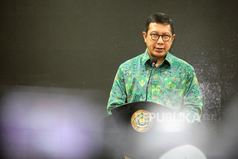 Menteri Agama RI Lukman Hakim Saifuddin memberikan sambutan saat peluncuran Jam Kesehatan Haji Indonesia di RS Haji Pondok Gede, Jakarta Timur, Kamis (19/4).