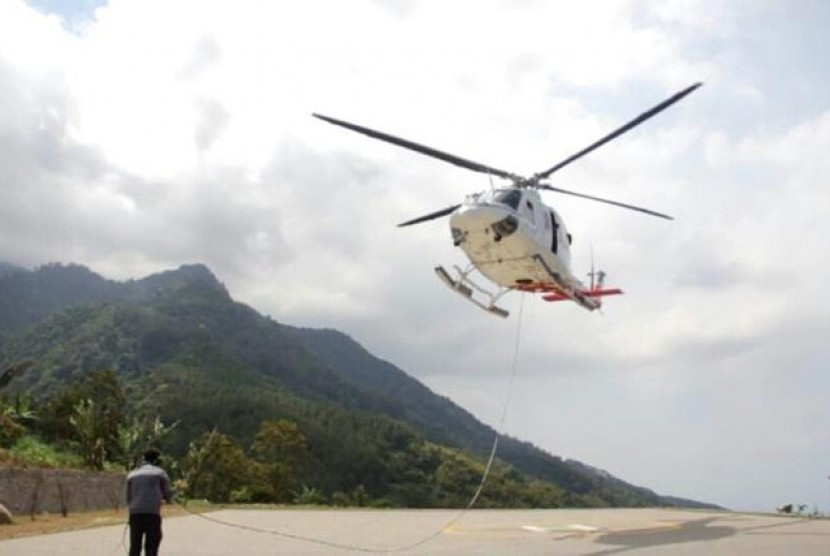 Helikopter Alami Kerusakan, Tim Gabungan Padamkan Api Manual