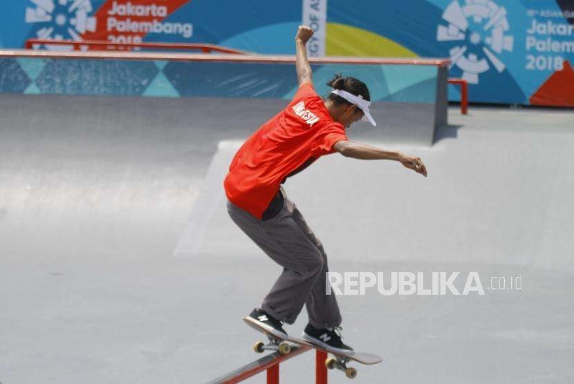 Perak  Dari Skateboard Jalan Putra. Atlet Skateboard Putra Indonesia Sanggoe Darma Tanjung bertanding pada cabang Skateboard nomor Jalan Putra Asian Games 2018 di Komplek Olahraga Jakabaring, Palembang, Rabu (29/8).