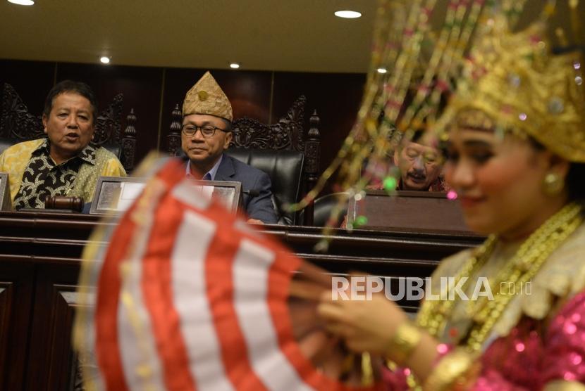 Ketua MPR Zulkifli Hasan saat Sosialisasi Empat Pilar dan Diskusi Pilkada 2018 di Gedung Nusantara IV, Kompleks Parlemen, Senayan, Jakarta, Jumat (9/3).