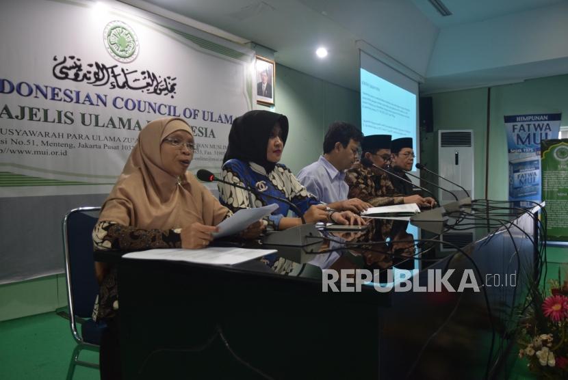 Sekretaris Komisi Pengkajian dan Penelitian MUI Pusat, Rida Hesti Ratnasari  memaparkan hasil pemantauan tayangan Ramadhan