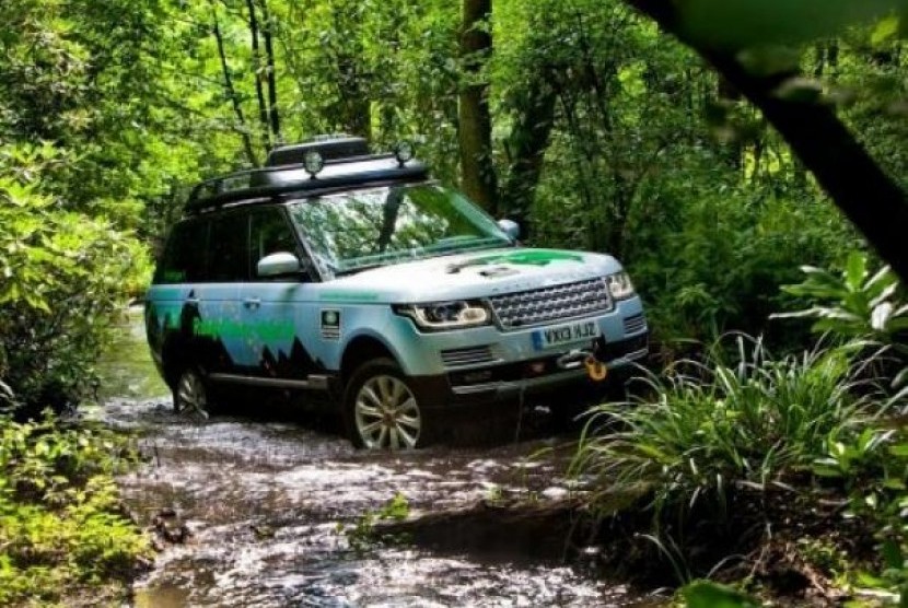 Buktikan Ketangguhan Teknologi Hybrid Diesel, Land Rover Gelar Ekspedisi Silk Trail
