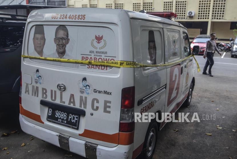 Ambulans Pembawa Batu 22 Mei.Mobil ambulans yang membawa batu saat kerusuhan di Gedung Bawaslu (22/5) malam di Polda Metro Jaya, jakarta Pusat, Kamis (23/5).