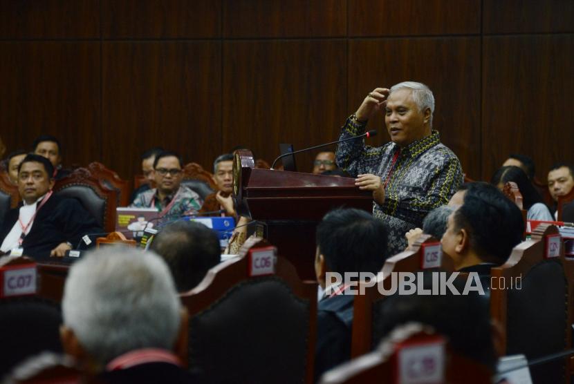 Saksi ahli dari pihak termohon Marsudi Wahyu Kisworo saat memberikan keterangan pada sidang lanjutan Perselisihan Hasil Pemilihan Umum (PHPU) Pemilihan Presiden (Pilpres) 2019 di Gedung Mahkamah Konstitusi, Jakarta, Kamis (20/6).