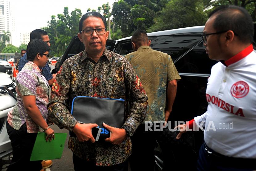 Plt Ketua Umum PSSI Joko Driyono tiba untuk menjalani pemeriksaan di Gedung Direktorat Reserse Kriminal Umum Polda Metro Jaya, Jakarta, Senin (18/2).