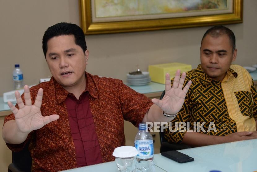 Ketua Tim Kampanye Nasional (TKN) Joko Widodo-Ma'ruf Amin, Erick Thohir memberikan paparan saat berkunjung ke kantor Republika, Jakarta, Rabu (30/1).