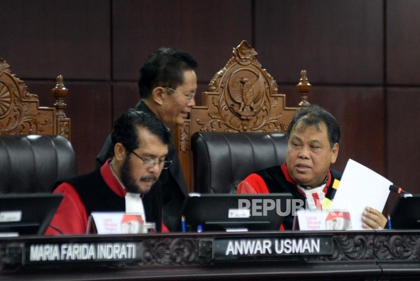 Hakim Mahkamah Konstitusi (MK) Arief Hidayat saat memimpin jalannya sidang (Ilustrasi).