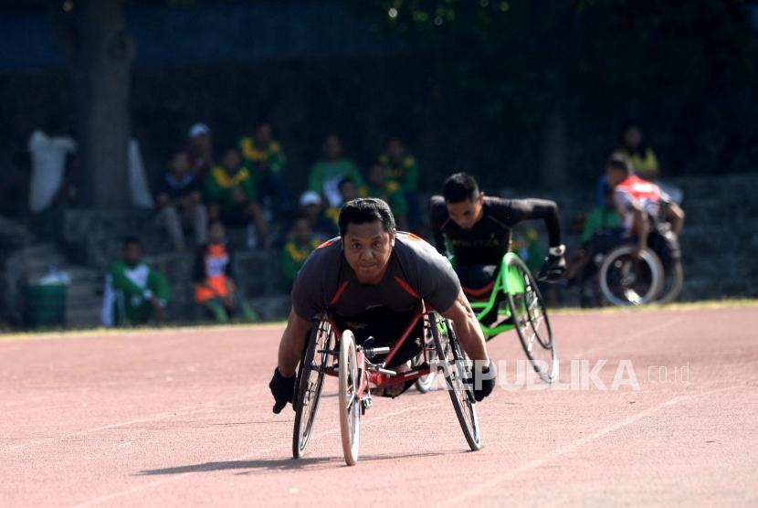 KejurProv Para Games Jawa Tengah. Atlet bertanding saat Kejuaraan Provinsi NPCI Jawa Tengah di Stadion Sriwedari, Solo. (ilustrasi)