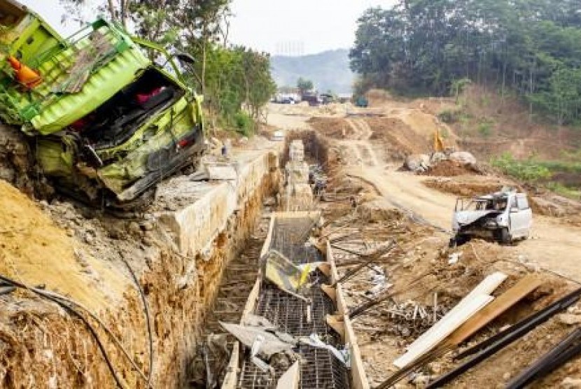 7800 Koleksi Foto Penampakan Di Kecelakaan Tol Cipularang HD Terbaru