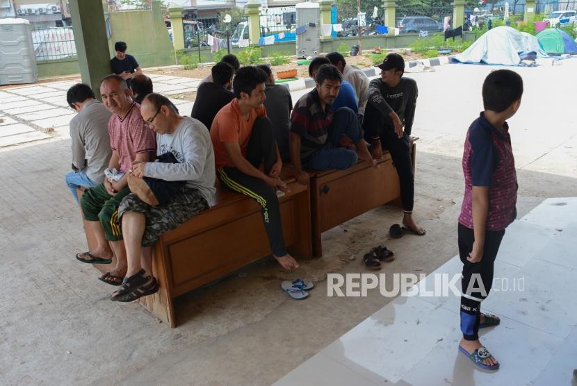 Pencari Suaka beraktifitas di lahan eks Kodim, Perumahan Daan Mogot Baru, Jakarta Barat, Senin (2/9/2019).