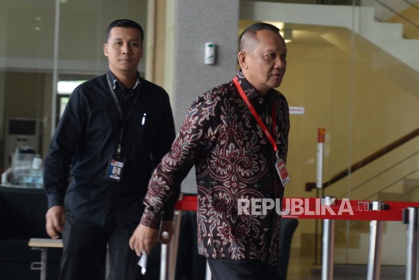 Mantan Sekretaris Mahkamah Agung Nurhadi Abdurrachman bersiap menjalani pemeriksaan di Komisi Pemberantasan Korupsi,  Jakarta, Selasa (6/11).