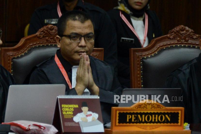 Gugatan calon gubernur Kalimantan Selatan (Kalsel), Denny Indrayana dikabulkan MK.