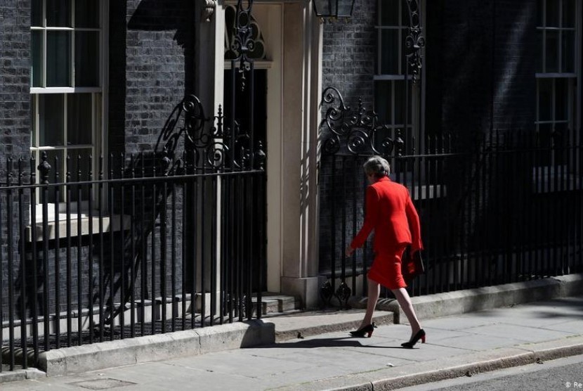 Para Pesaing Yang Ingin Menggantikan Theresa May Mulai Bertarung
