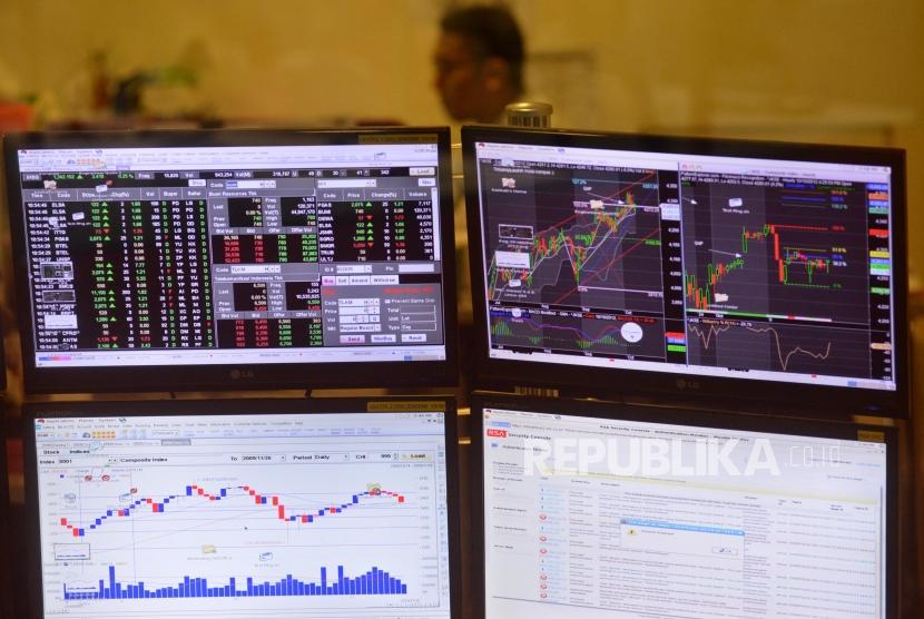 Layar Pergerakan indeks harga saham gabungan (IHSG) di Bursa Efek Indonesia (BEI), Jakarta. ilustrasi