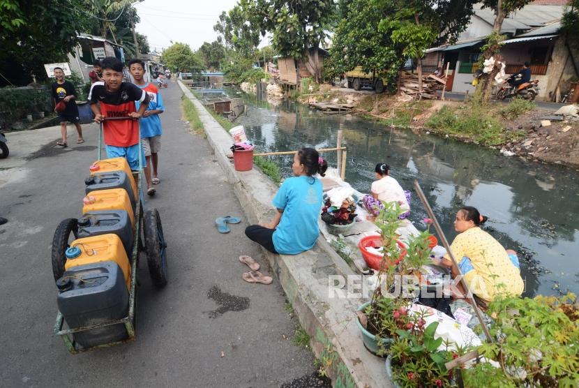 Ilustrasi. Anggota Komisi D DPRD DKI Jakarta Hardiyanto Kenneth meminta Gubernur DKI Jakarta Anies Baswedan untuk segera menuntaskan permasalahan air bersih di Jakarta yang masih belum selesai.