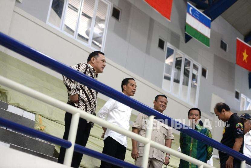 Presiden Tinjau Pelatnas Pencak Silat. Presiden Joko Widodo meninjau venue cabang Pencak Silat Asian Games 2018 di komplek TMII, Jakarta, Senin (6/8).