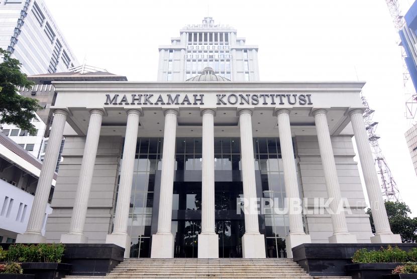 Suasana Gedung Mahkamah Konstitusi di Jalan Medan Merdeka Barat, Gambir, Jakarta, Senin (15/1).