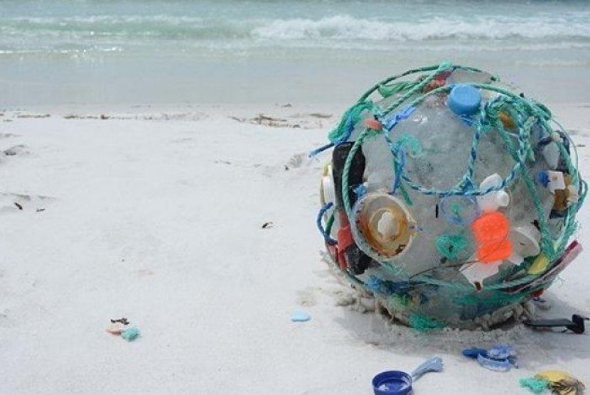 Komik bebaskan lautan dari plastik