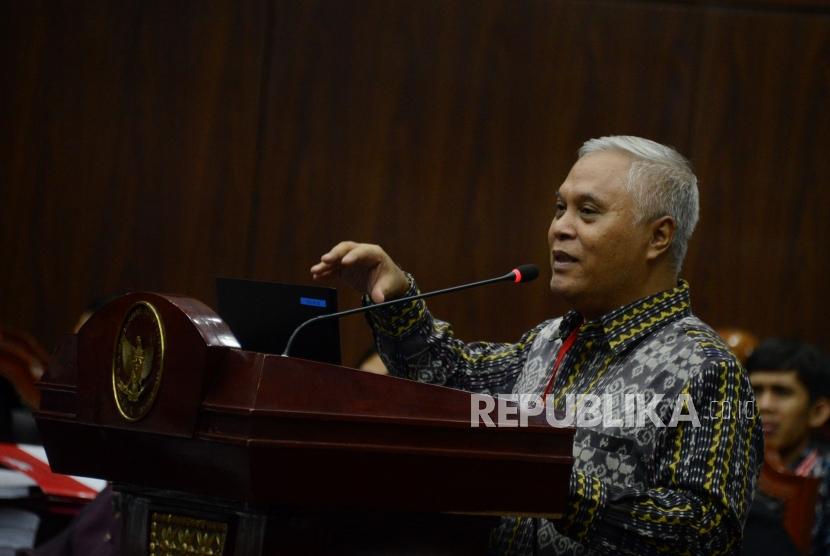 Saksi ahli dari pihak termohon Marsudi Wahyu Kisworo saat memberikan keterangan pada sidang lanjutan Perselisihan Hasil Pemilihan Umum (PHPU) Pemilihan Presiden (Pilpres) 2019 di Gedung Mahkamah Konstitusi, Jakarta, Kamis (20/6).