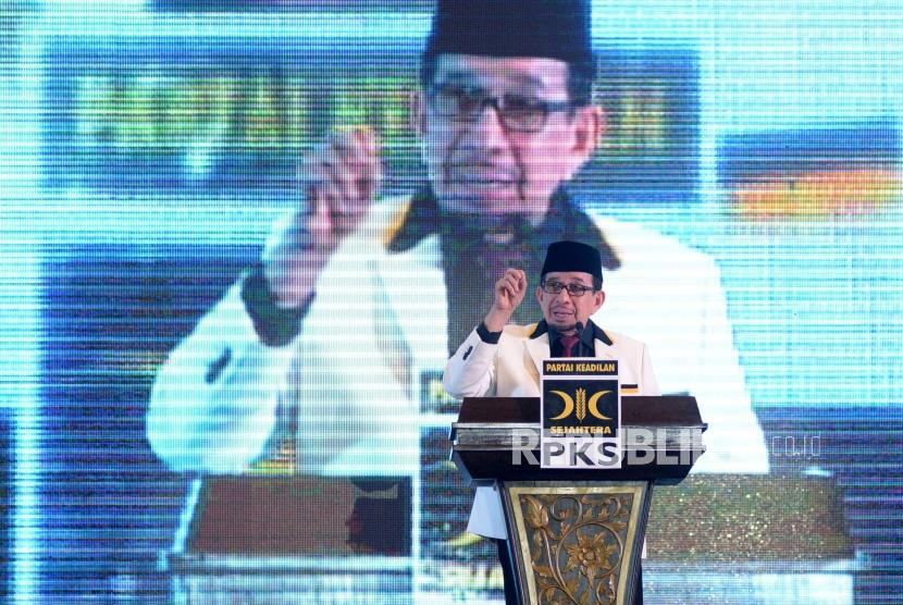 Ketua Majlis Syuro Partai Keadilan Sejahtera (PKS) Salim Segaf Al-Jufri menyampaikan arahan pada acara Konsolidasi Pasangan Calon Kepala Daerah PKS se-Indonesia di Jakarta, Kamis (4/1).