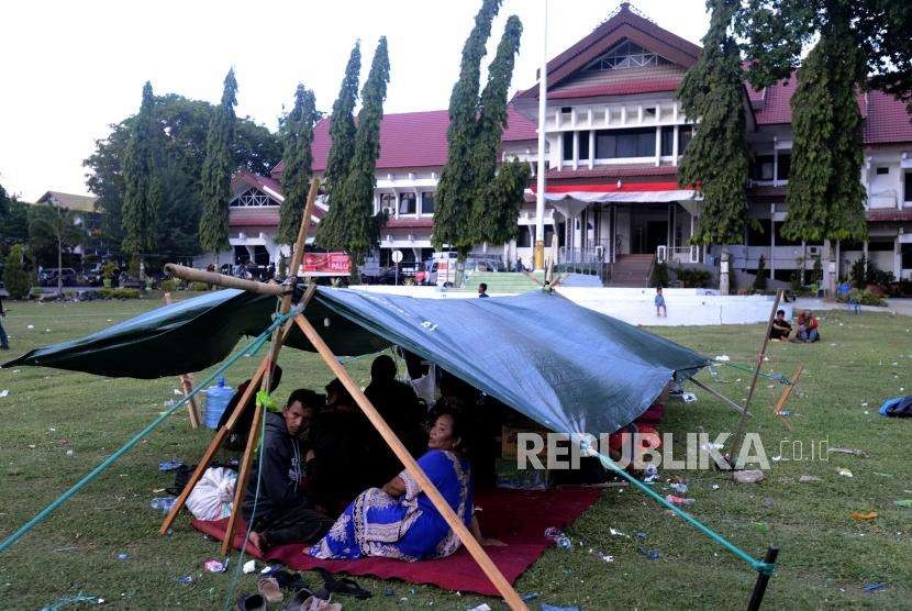 Refugee camp at the field of Palu Mayor Office, Central Sulawesi, Monday (Oct 10).