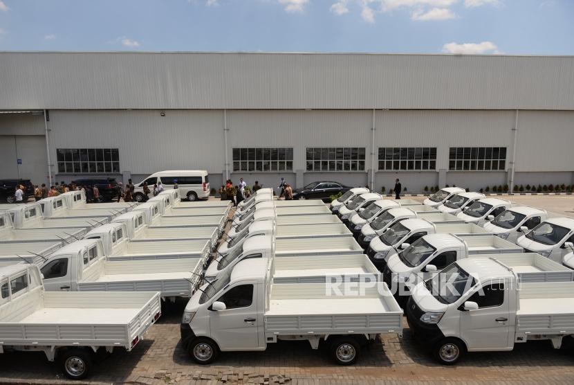 Pabrik Perakitan Esemka. Mobil Esemka selesai perakitan di pabrik perakitan Esemka, Boyolali, Jawa Tengah, Jumat (6/9/2019).