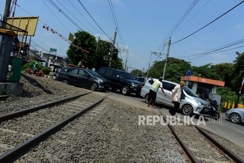 Perlintasan sebidang kereta (ilustrasi)